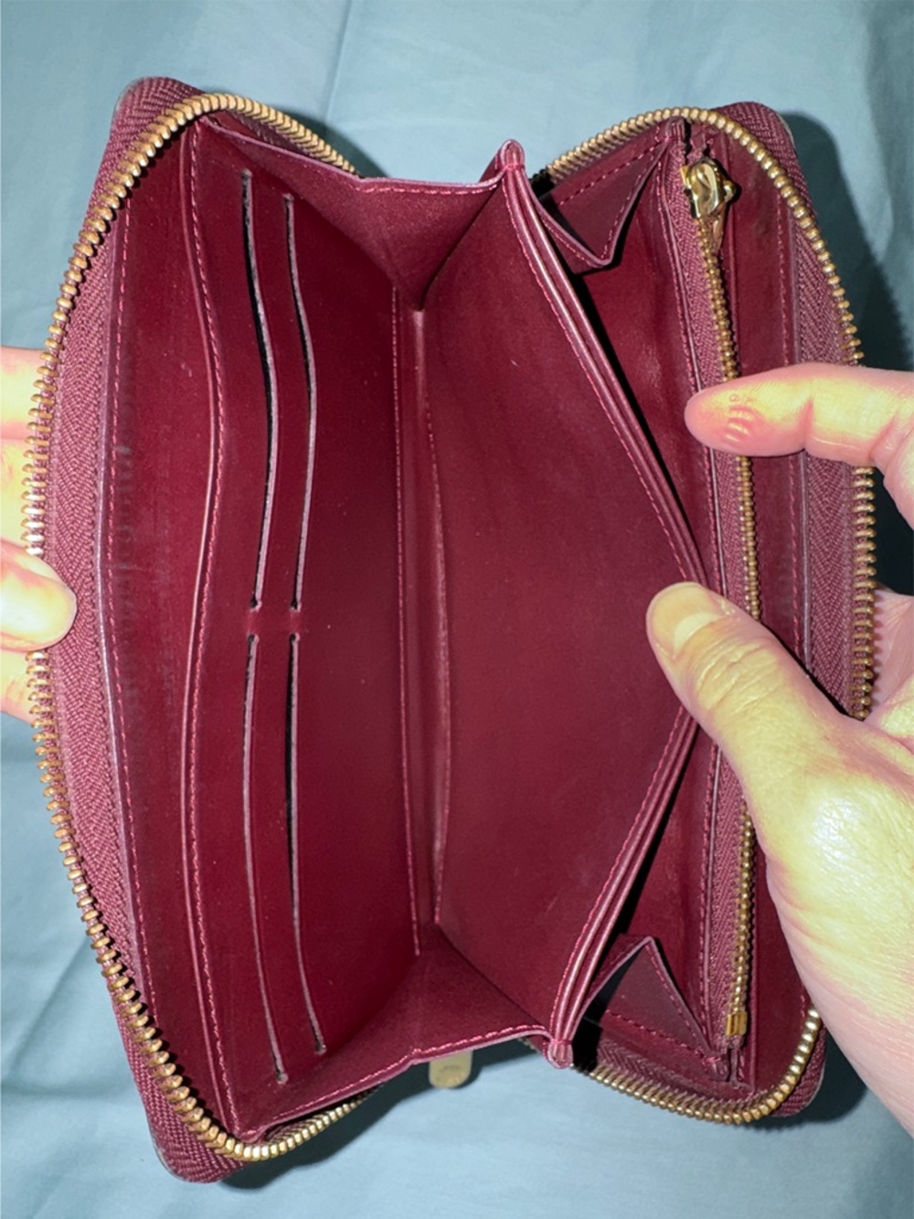 Louis Vuitton Vernis Zip Around Wallet in Burgundy, Comes With COA. - Picture 16 of 16